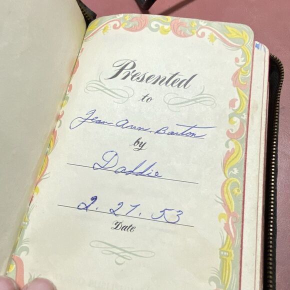 Holy Bible Illustrated King James Version World Publishing w/ Zipper Cross READ - Picture 12 of 16